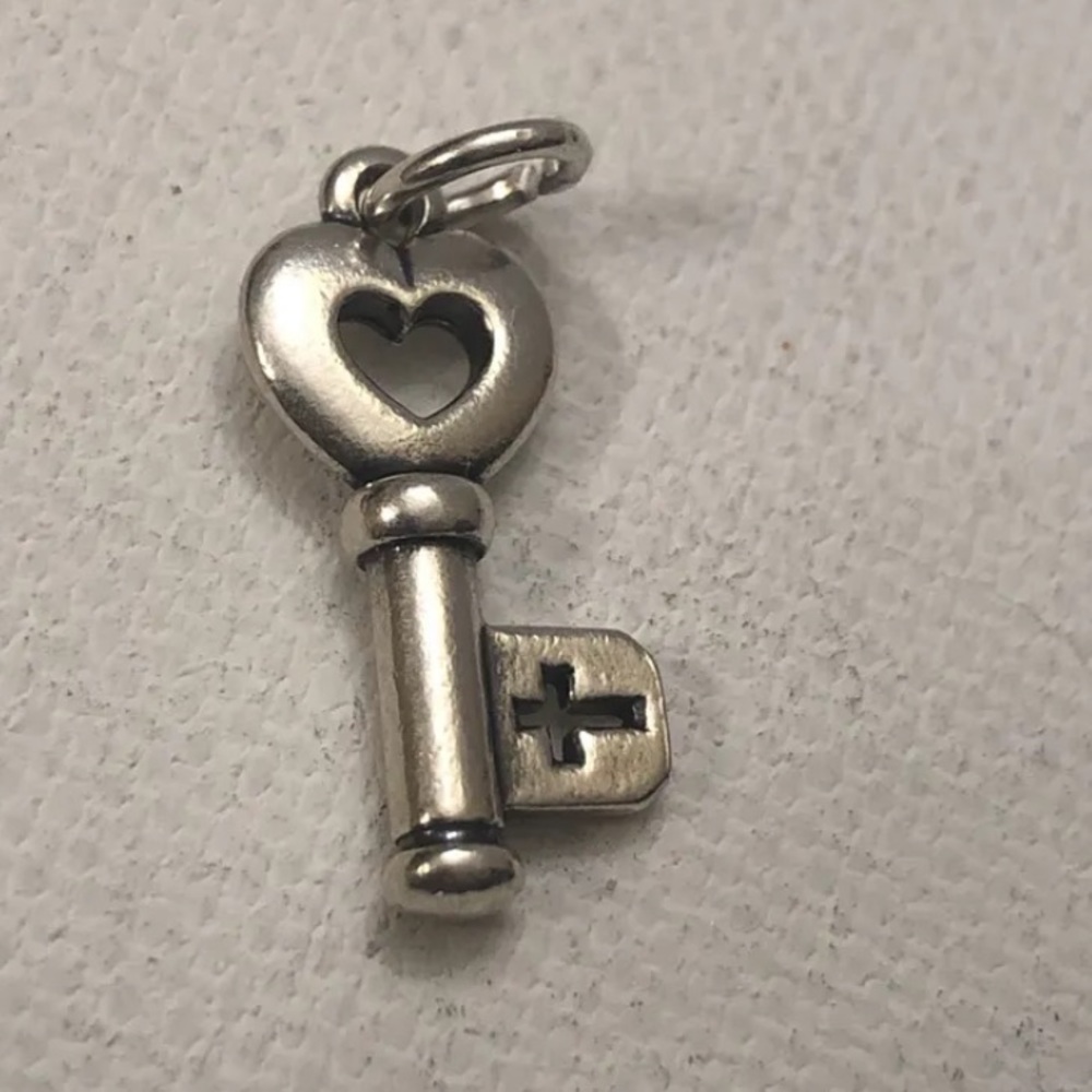 RETIRED JAMES AVERY HEART KEY CHARM WITH CROSS